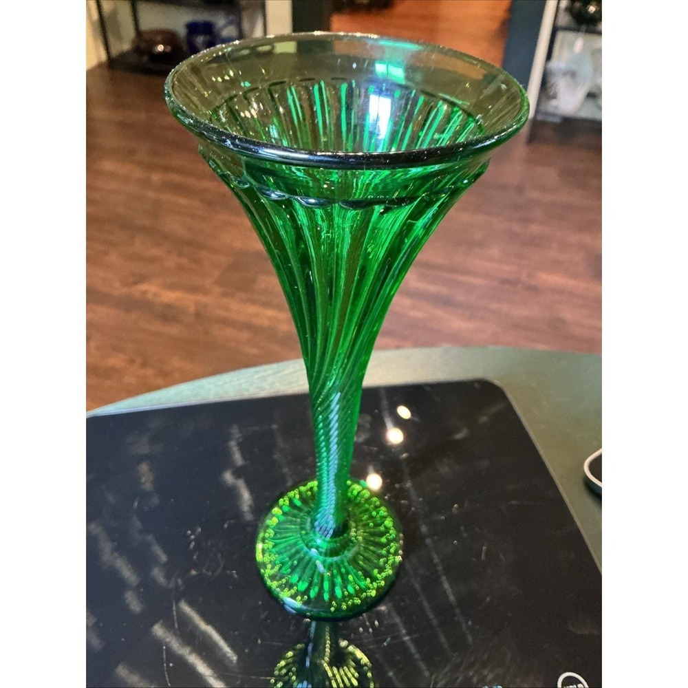 Antique 9" EAPG 1899 US Glass Green Twisted Vase